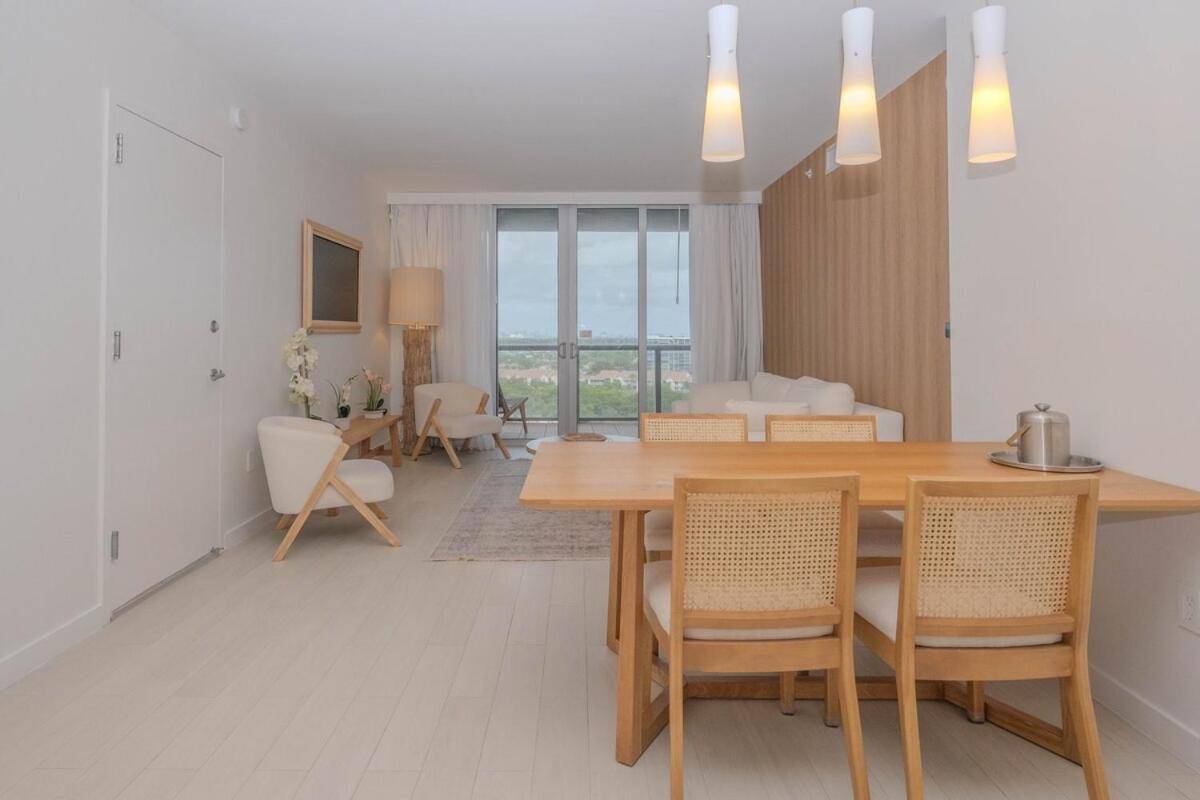 2B 2B Luxury Ocean Views Apt In Hallandale Beach Apartment Exterior photo